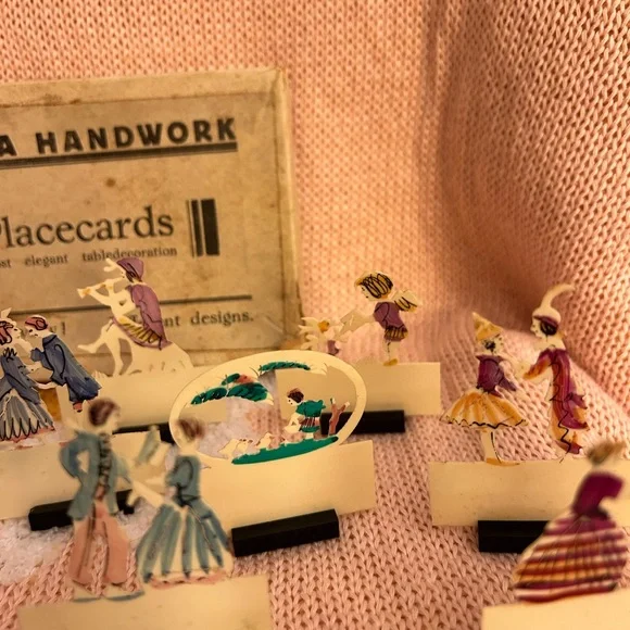 💕Vintage Vienna Handwork Placecard Set